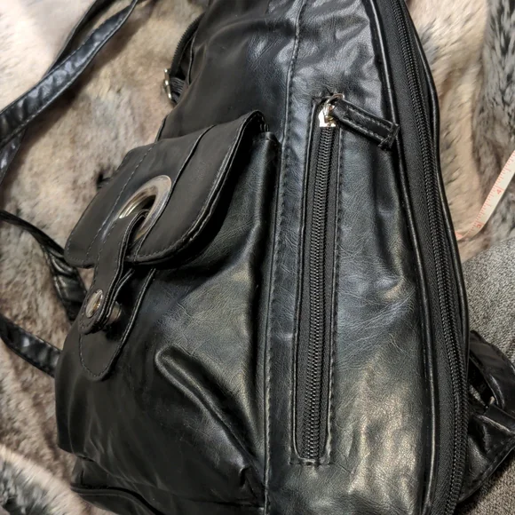🌷Vegan Leather Backpack - Picture 7 of 16